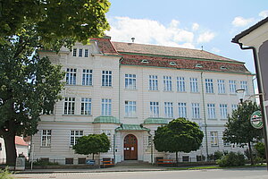 Haugsdorf, Kaiser Jubiläums Volks- und Bürgerschule, 1916