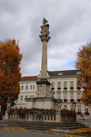 Mistelbach, Hauptplatz, Dreifaltigkeitssäule, 1680 errichtet