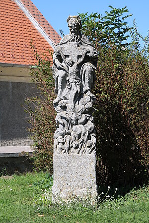 Japons, Dreifaltigkeitssäule bei der Pfarrkirche