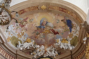 Tulln, ehem. Minoritenkirche - Kirche hl. Johannes Nepomuk, 1732-39 errichtet, Fresko im Hochaltarraum