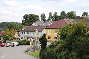 Bad Großpertholz, Marktplatz mit Dreifaltigkeitssäule