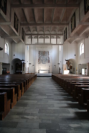 Gloggnitz, Pfarrkirche Zum Christkönig, Clemens Holzmeister, Blick in das Kircheninnere