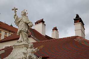 Melk, Hauptplatz, Figurenbildstock hl. Johannes Nepomuk, 1736