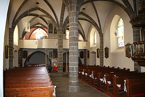Vitis, Pfarrkirche hl. Bartholomäus, Kircheninneres, Langhaus, 2. Hälfte 15. Jahrhundert, zweischiffige Halle mit Kreuzrippengewölbe