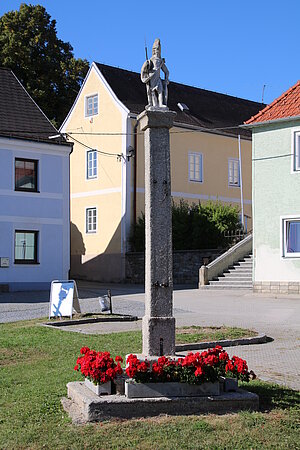 Windigsteig, Pranger mit Rolandstatue, Pfeiler: 17. Jahrhundert