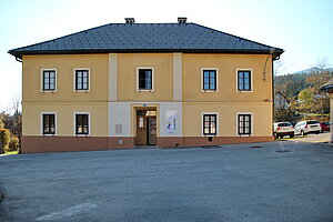 Mitterbach am Erlaufsee, ehem. Evangelische Schule, 1786 gegründet, der jetzige Bau 1817 errichtet, 1846 erweitert