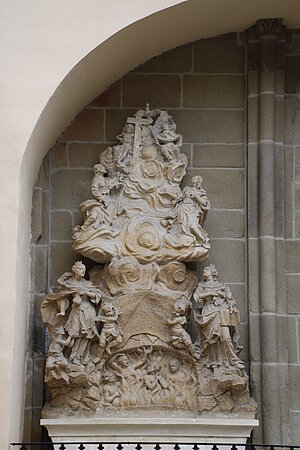 Tulln, Stadtpfarrkirche hl. Stephan, Epitaph Familie Hartmann, 1742-44