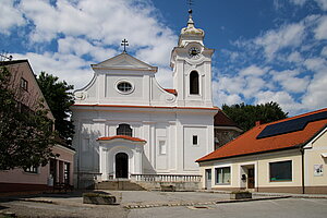 Wilfersdorf, Pfarrkirchehl. Nikolaus, 1742-1744 nach Plänen von Andreas Hammer errichtet