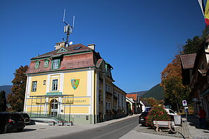 Puchberg am Schneeberg, Gemeindeamt, 1926/27 von Rudolf Sedlaczek erbaut