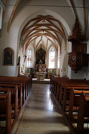 Randegg, Pfarrkirche hl. Maria Empfängnis, Blick vom Langhaus in den Chor