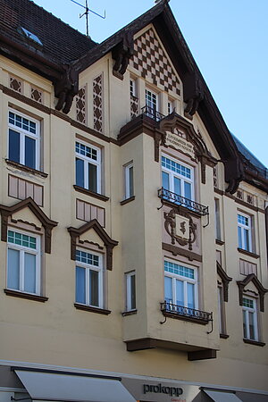 Neunkirchen, Triester Straße Nr. 1, Bürgerhaus in Heimatstilformen, um 1910