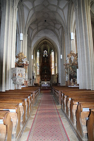 Eggenburg, Pfarrkirche hl. Stephanus, Blick in das Kircheninnere