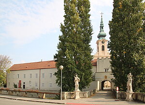 Traiskirchen, Pfarrhof und Pfarrkirche und des Pfarrhofes, 18. Jh.