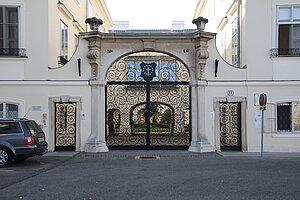 Laxenburg, Barmherzige Schwestern-Kloster mit ehem. Fürst Schwarzenbergschem Schloss