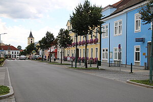 Schrems, Fassadenreihe am Hauptplatz