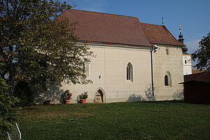 Pfaffstätten, Stiftgasse 7, Lilienfelderhof, Ende 16./Anfang 17. Jh., Kapelle hl. Johannes der Täufer, frühgotisch