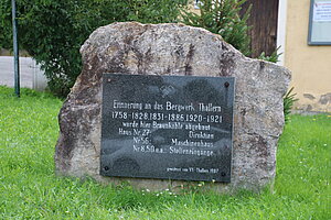 Thallern, Gedenkstein an das Braunkohlenbergwerk, seit 1758 in Betrieb