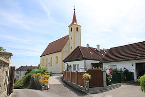 Wallsee, Filialkirche hl. Anna, ehem. Steinbrecherkapelle - frühbarocke Saalkirche mit vorgestelltem West-Turm