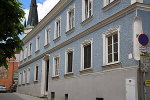 Haag, Fassade in der Sparkassestraße