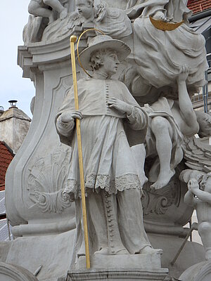 Zistersdorf, Pestsäule in der Stadtmitte, 1747