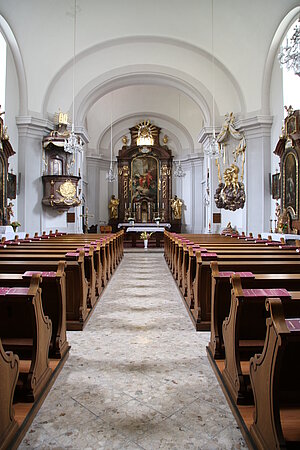 Leopoldsdorf im Marchfeld, Pfarrkirche hl. Markus, Blick in das Kircheninnere, spätbarocke Einrichtung
