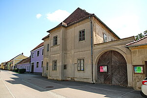 Engabrunn, Sog. Nagelhof, seit 1760 Pfarrhof, ehem. Sitz der Herrschaftsverwaltung Grafenegg