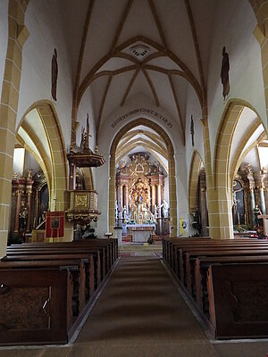 Maria Anzbach, Pfarr- und Wallfahrtskirche Unsere Liebe Frau als Mutter der Barmherzigkeit, Blick in das Hauptschiff