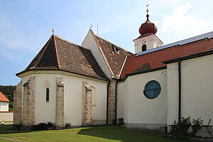 St. Valentin-Landschach, Pfarrkirche hl. Valentin, im Kern romanische Kapelle, um 1300  Kirchenneubah, 1989/90 Erweiterungsbau nach Norden nach Plänen von Reinhard Gieselmann