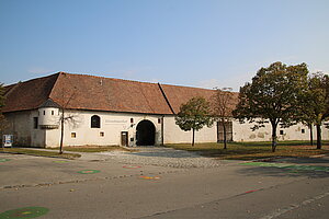 Pfaffstätten, Stiftgasse 7, Lilienfelderhof, Ende 16./Anfang 17. Jh.