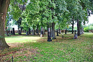 Neusiedl an der Zaya, Alter Freidhof bei der Pfarrkirche