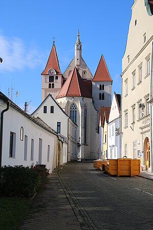 Blick in die Pfarrgasse Richtung Pfarrkirche