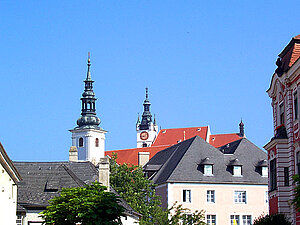 Krems, Pfarrkirche und Piaristenkirche