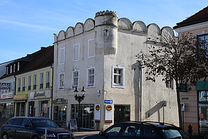 Tulln, Hauptplatz Nr. 8, sog. Babenbergerhof, für Stadtrichter Florian Träppel 1562-75 errichtet
