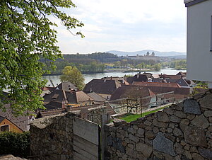 Blick über die Dächer von Emmersdorf nach Melk