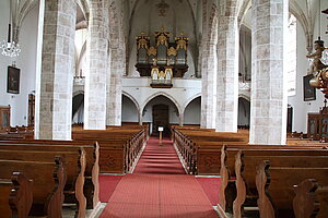 Kilb, Pfarrkirche Hll. Simon und Judas, Blick Richtung Orgelempore