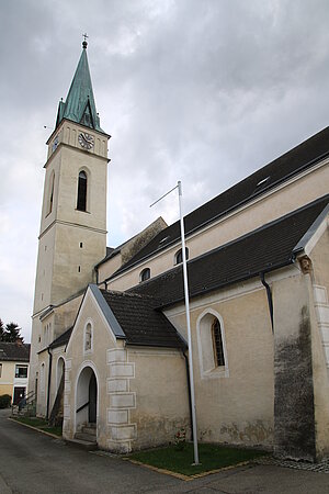 Guntersdorf, Pfarrkirche Mariae Himmelfahrt, got. Basilika aus der Mitte 14. Jh.