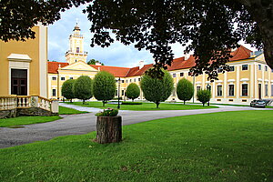 Jaidhof, Schloss Jaidhof, im Kern 17. Jh., klassizistische Um- und Neubauten