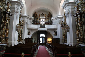 Maria Schutz, Pfarr- und Wallfahrtskirche, 1728 Baubeginn, 1738 Weihe, Blick Richtung Orgelempore