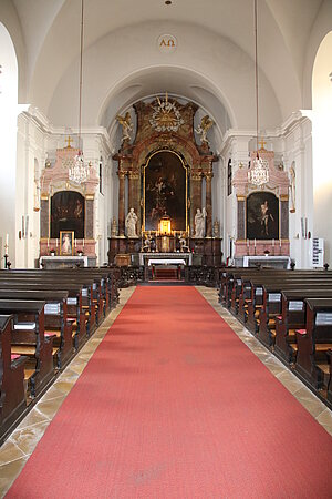 Horn, Piaristenkirche, Blick in das Innere