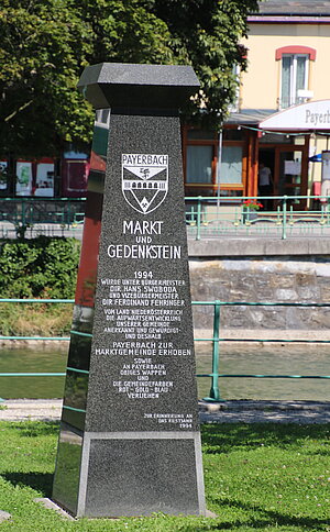 Payerbach, Kurpark, Gedenkstein anlässlich der Markterhebung 1994
