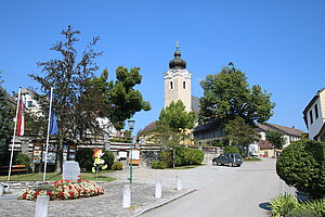 Kottes, Blick über den neu gestalteten Platz