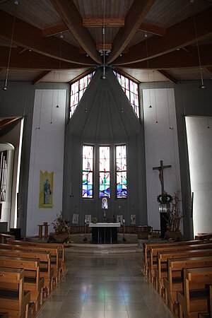 Paudorf, Pfarrkirche hl. Altmann, 1991-93 nach Plänen von Friedrich Göbl errichtet, Ausstattung von Günther Wolfsberger