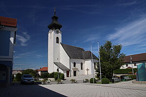 Viehdorf, Pfarrkirche Hll. Petrus und Paulus, Saalkirche, 1749 umgebaut