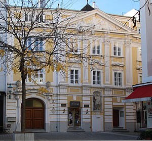 St. Pölten, Herrenplatz 2, Stadtpalais, 1724-25 errichtet, vielleicht nach Plänen von Johann Lukas von Hildebrandt