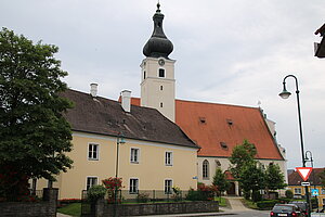 Mank, Ensemble Pfarrhof und Pfarrkirche