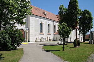 Retz, Pfarrkirche hl. Stephan, barocker Bau mit mittelalterlichem Kern, Turm 1701-03, Kirchenbau 1728-29