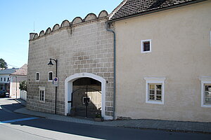 Pöggstall, Tavernplatz 4, Meierhof, 16. Jh.