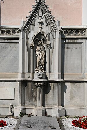 Reisenberg, Pfarrkirche hl. Pankratius, neugotisches Grabmonument der Grafen Cavriani