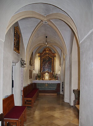 WInklarn, Pfarrkirche hl. Rupert, im Kern romanischer Saalbau, Um- und Zubauten im 15. Jh.