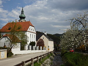 Aggsbach Markt, Pfarrhof und Pfarrkirche